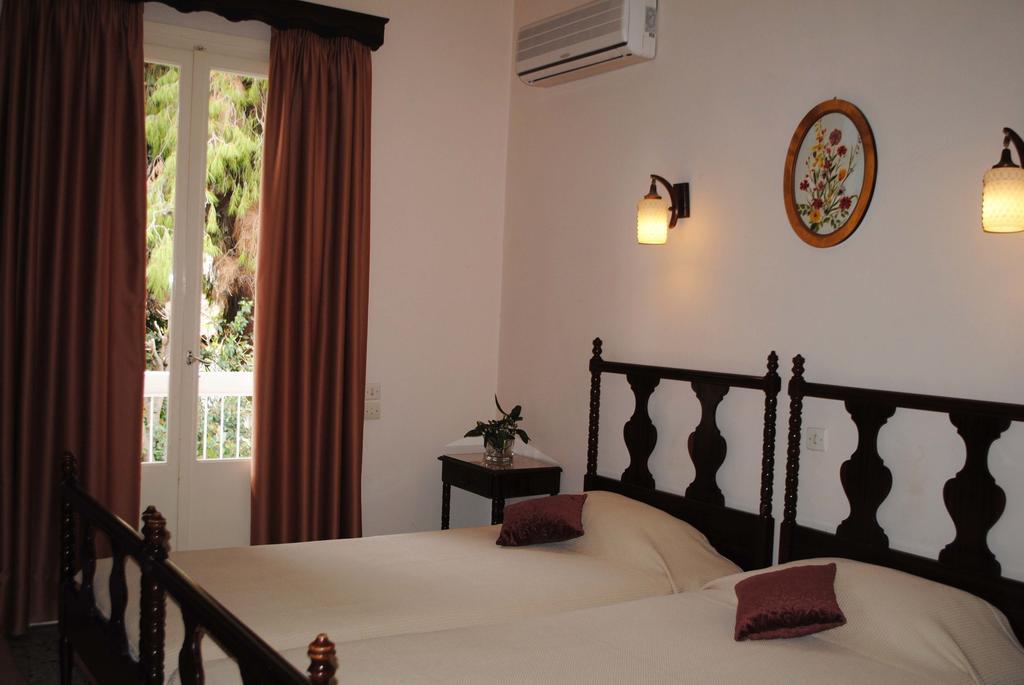 טולון Pension Alkistis חדר תמונה